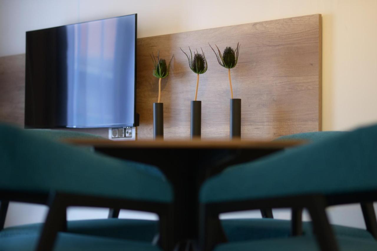 Apartment 9 *