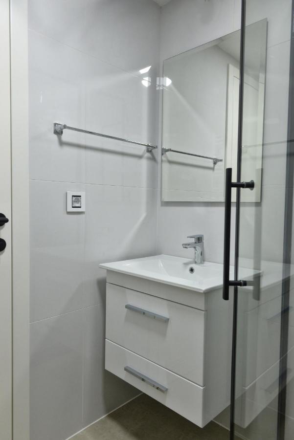 Apartment 9 *