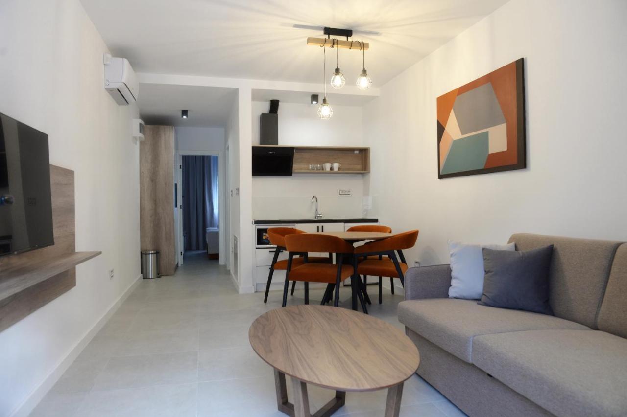 9 Apartment *